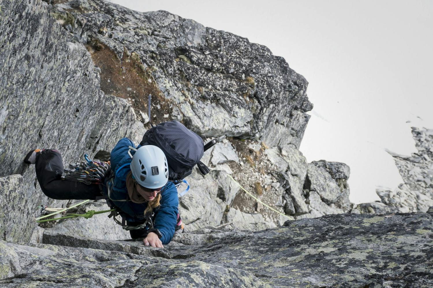 På väg upp Klättrare i de norska fjällen